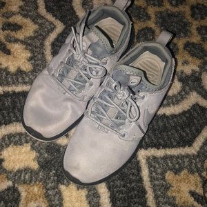 Nike Roshe tennis shoes